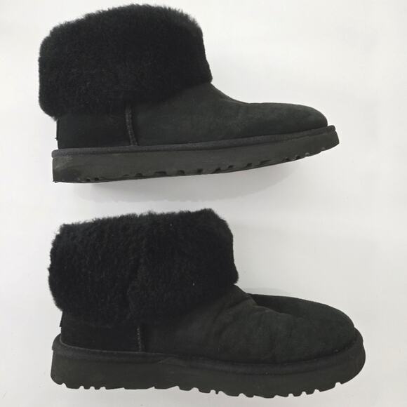 UGG Classic Black Mini Fluff  Shearling Collar Ankle Bootie, Sz 8, Style 1106757 - Picture 1 of 9